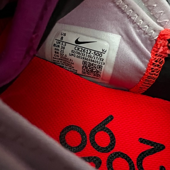BRAND NEW NIKE 2090 sneakers - Picture 5 of 5